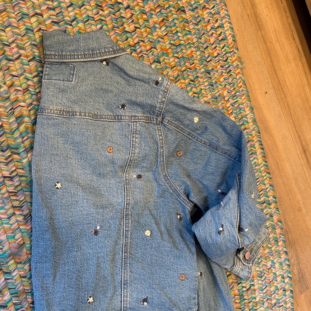 Universal Thread Denim Jacket w flower Embroidery… - image 5
